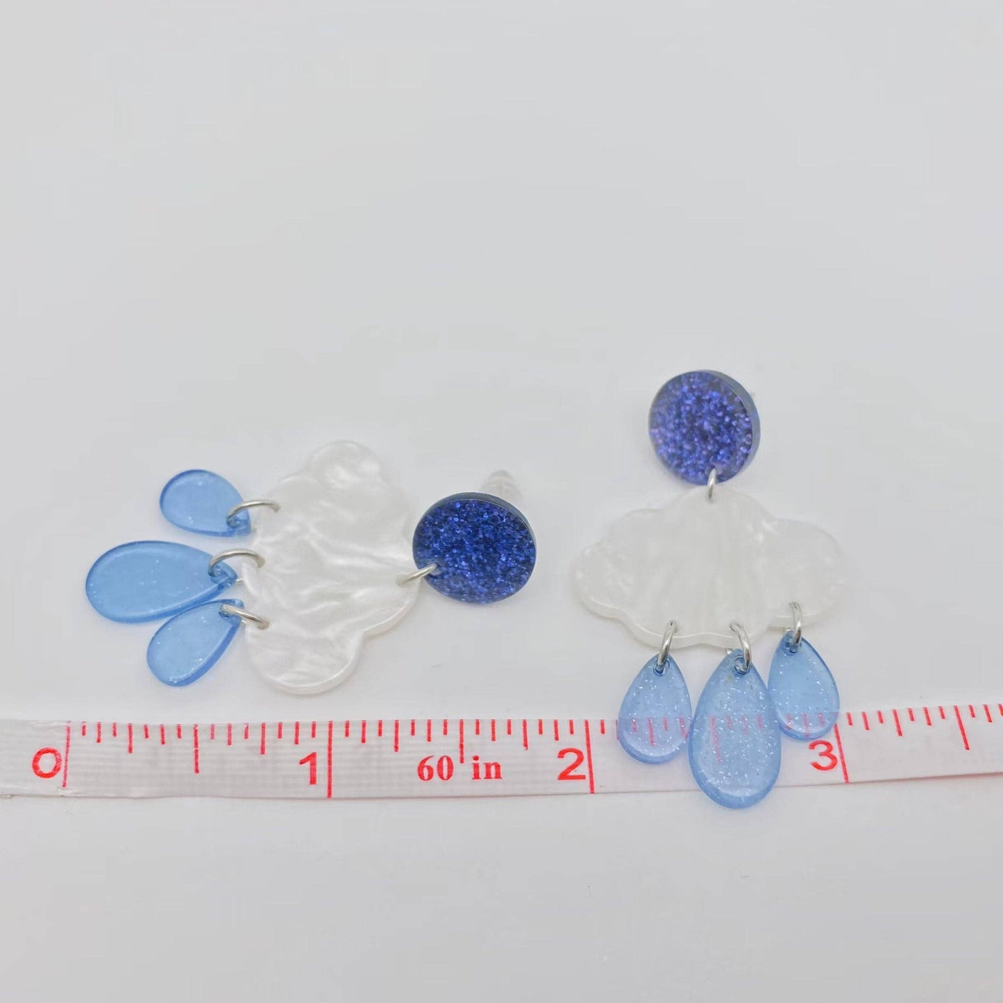 Pendientes acrílicos con forma de gota de lluvia en forma de nube