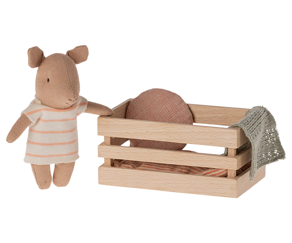 Cerdito, Bebé en caja - Niña