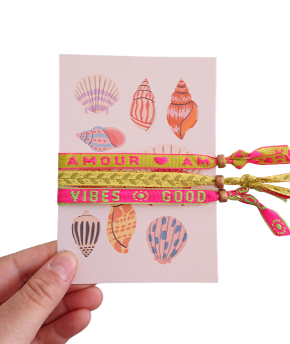Set 3 Pulseras con texto, Tarjeta diseño de conchas marinas