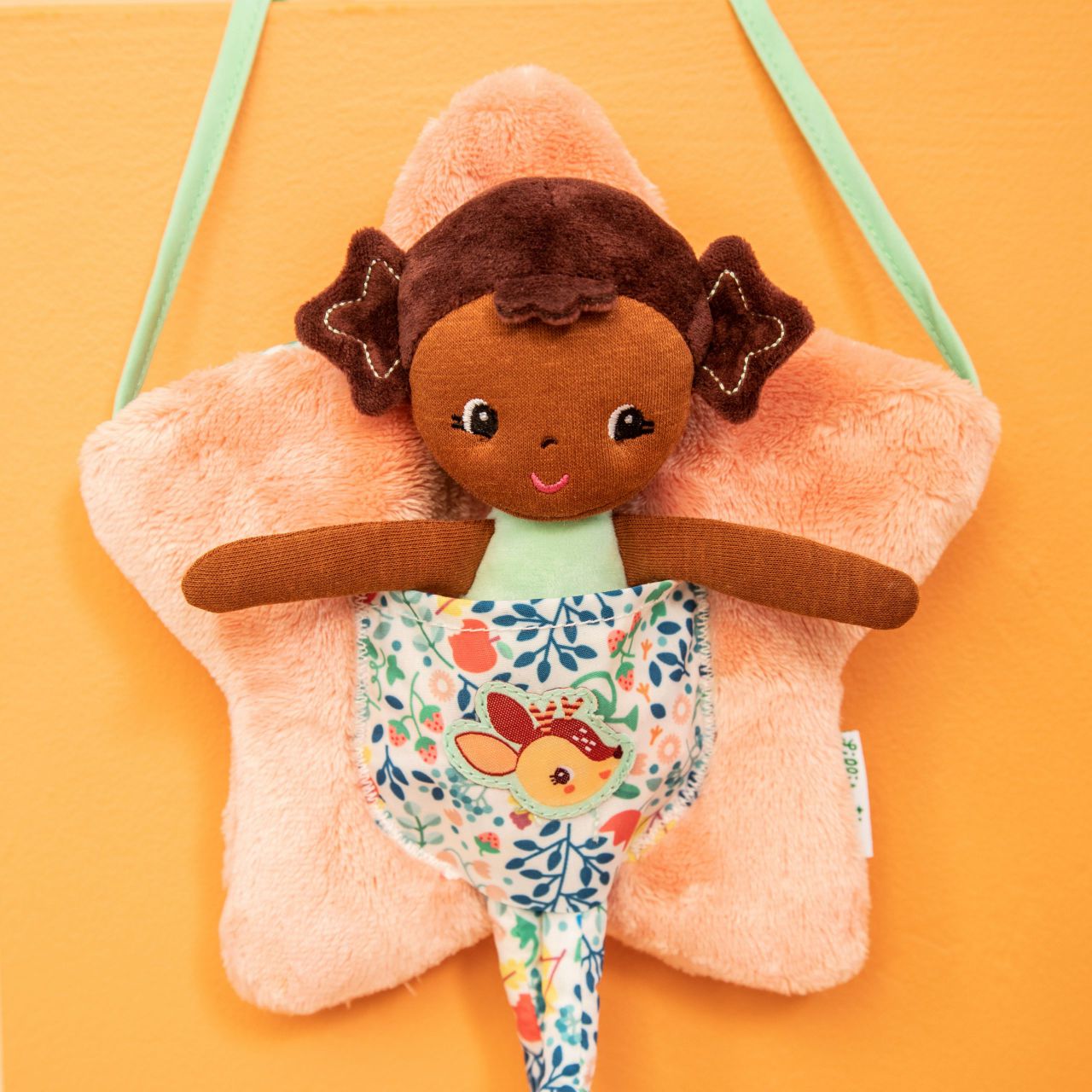 MUÑECA ANNA CON BOLSO DE ESTRELLA