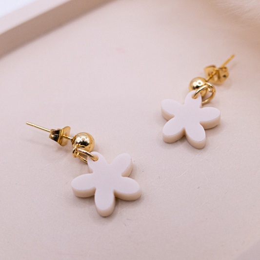 Pendientes de flores acrílicas beige - pendientes ligeros