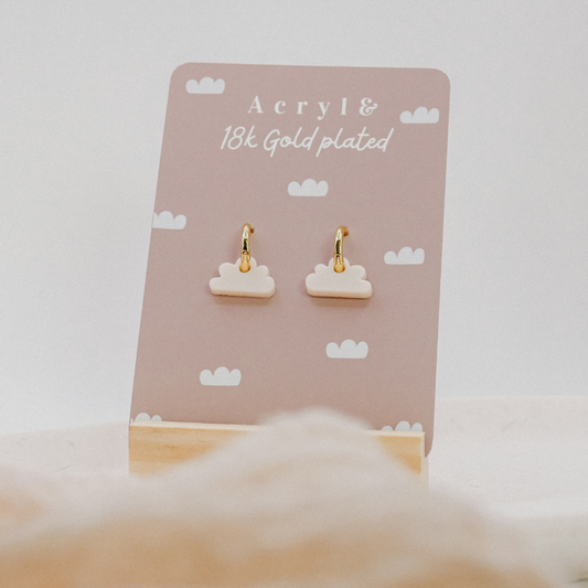 Pendientes de nube criolla en forma de nube blanca chapados en oro de 18 quilates