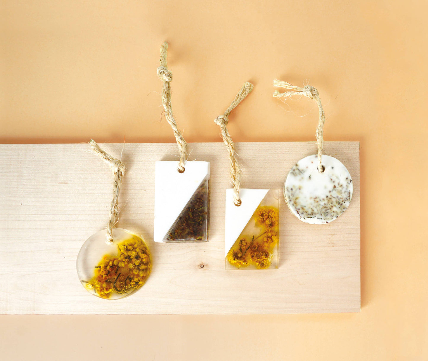 Kit para hacer jabones colgantes con flores
