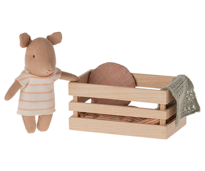 Cerdito, Bebé en caja - Niña