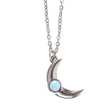 Collar de luna creciente de opalita en tarjeta de felicitación