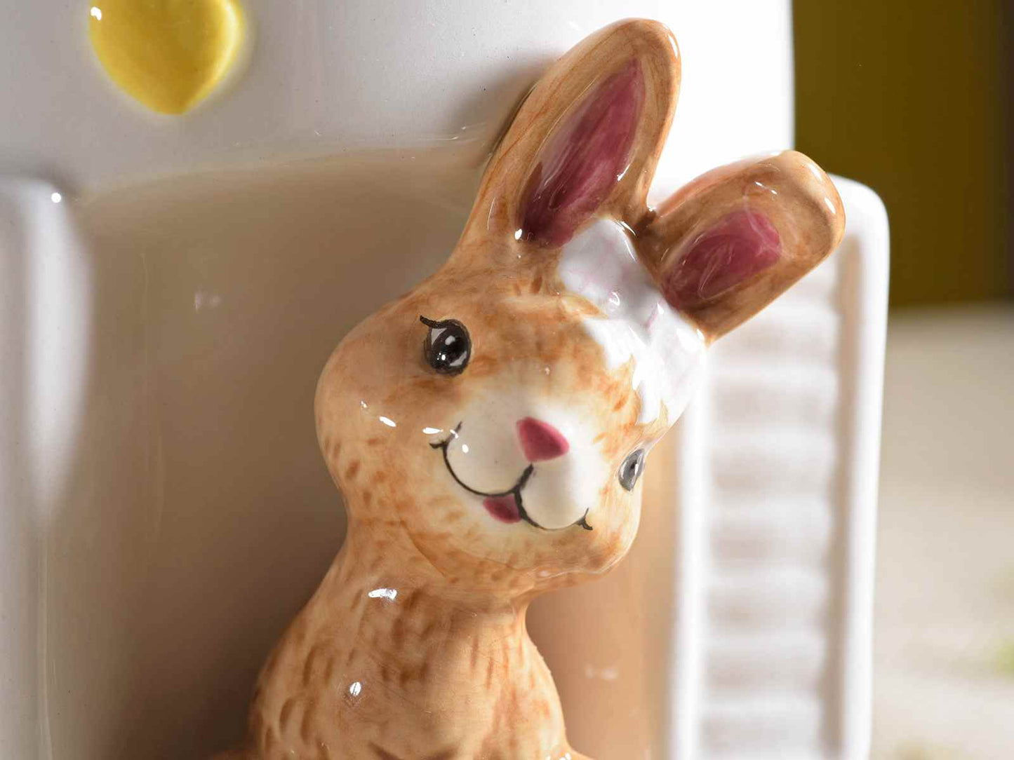 Tarro de Cerámica de Pascua con Conejitos en Relieve