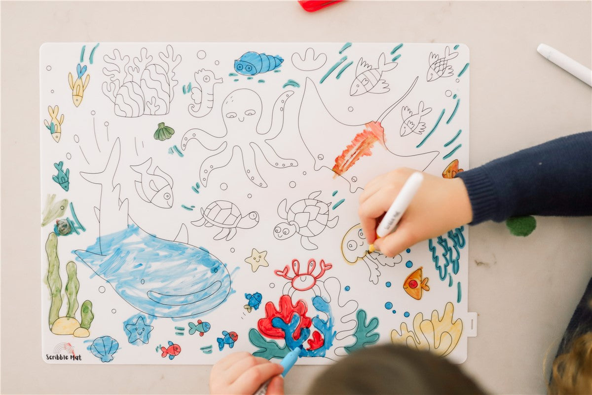 Scribble “Bajo el Mar” Tapete Reutilizable con 4 Rotuladores