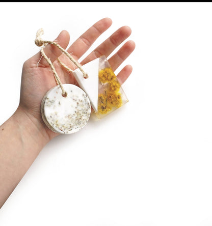 Kit para hacer jabones colgantes con flores